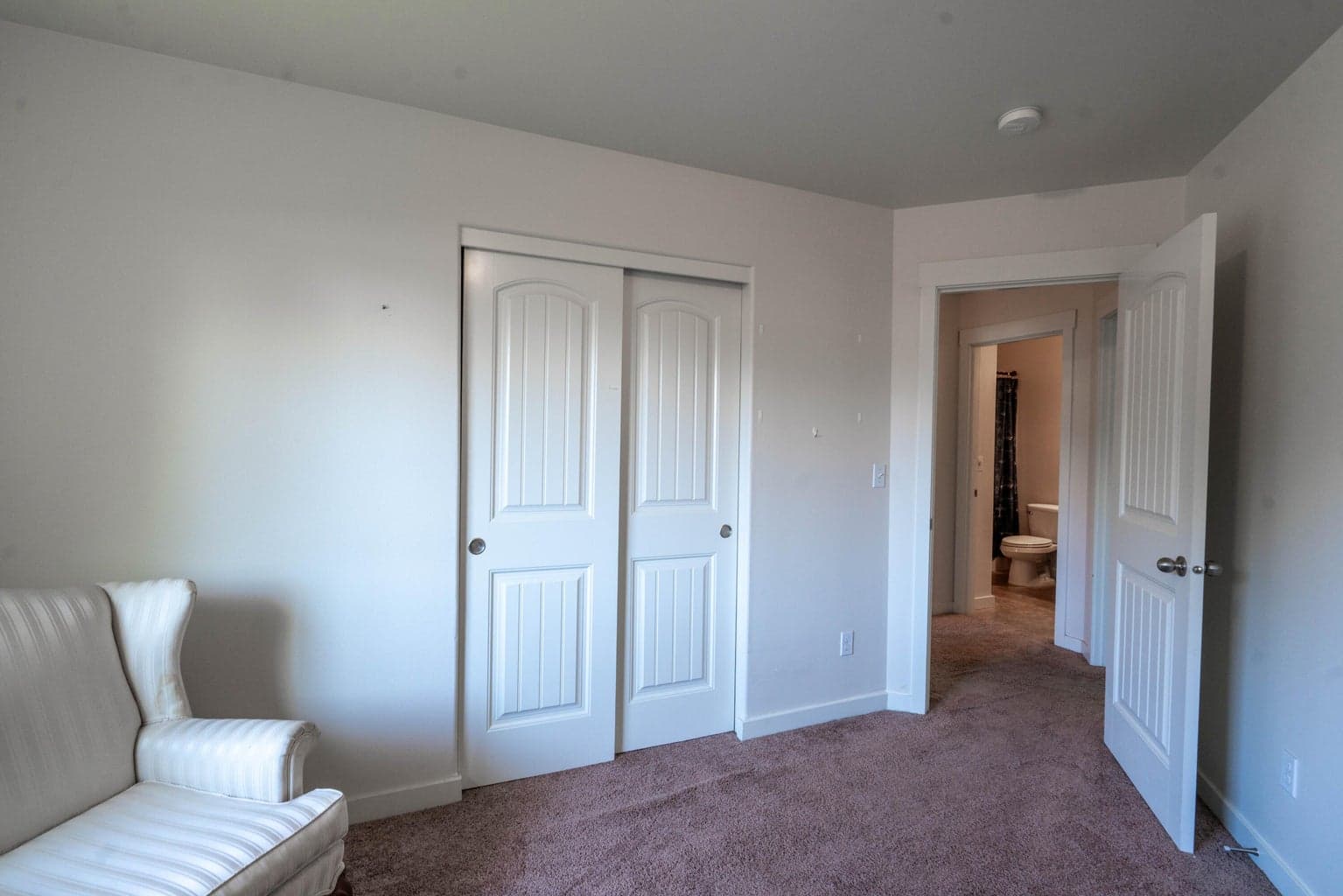 Photo of 2370 SW Kalama Avenue 16 of 26