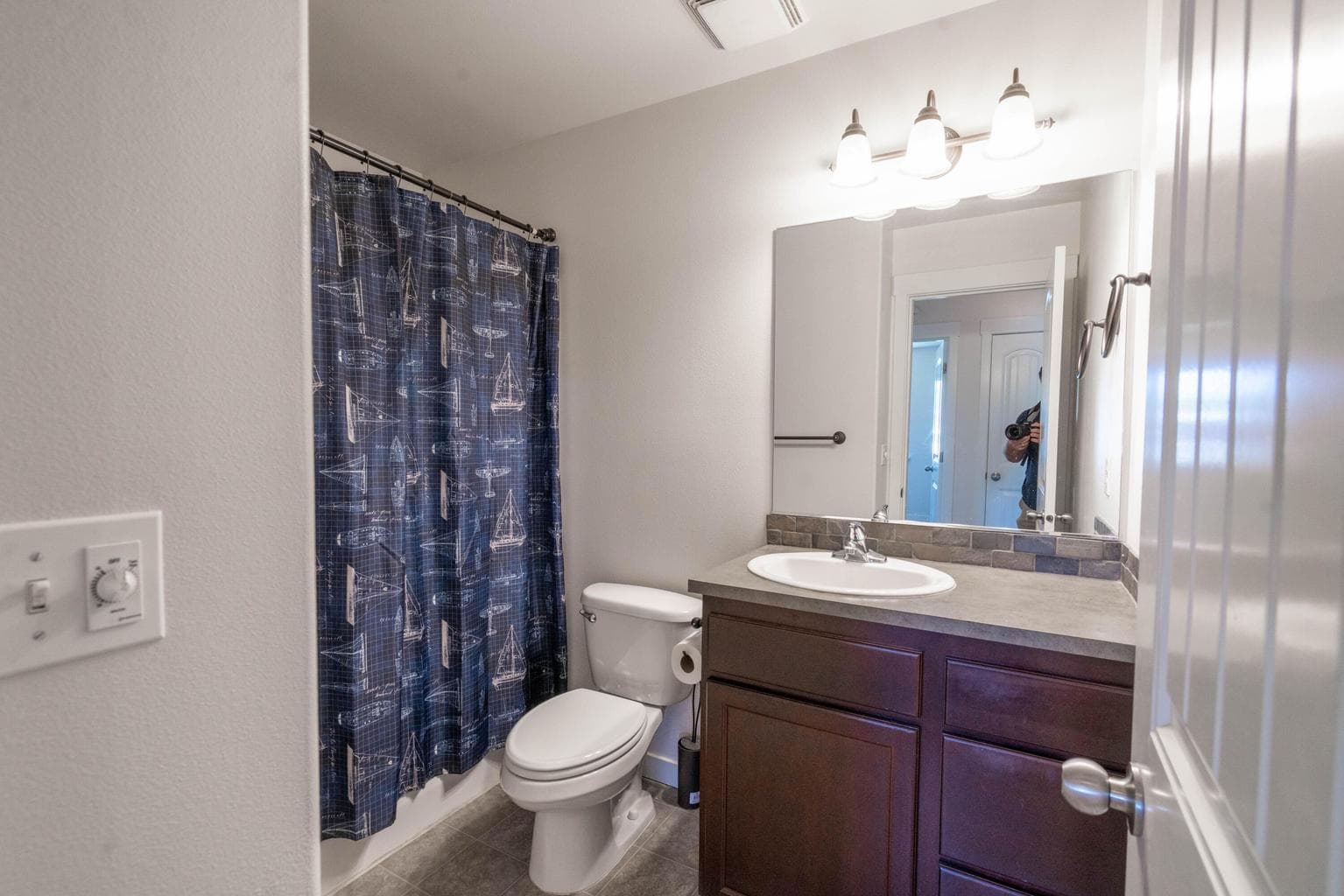 Photo of 2370 SW Kalama Avenue 17 of 26