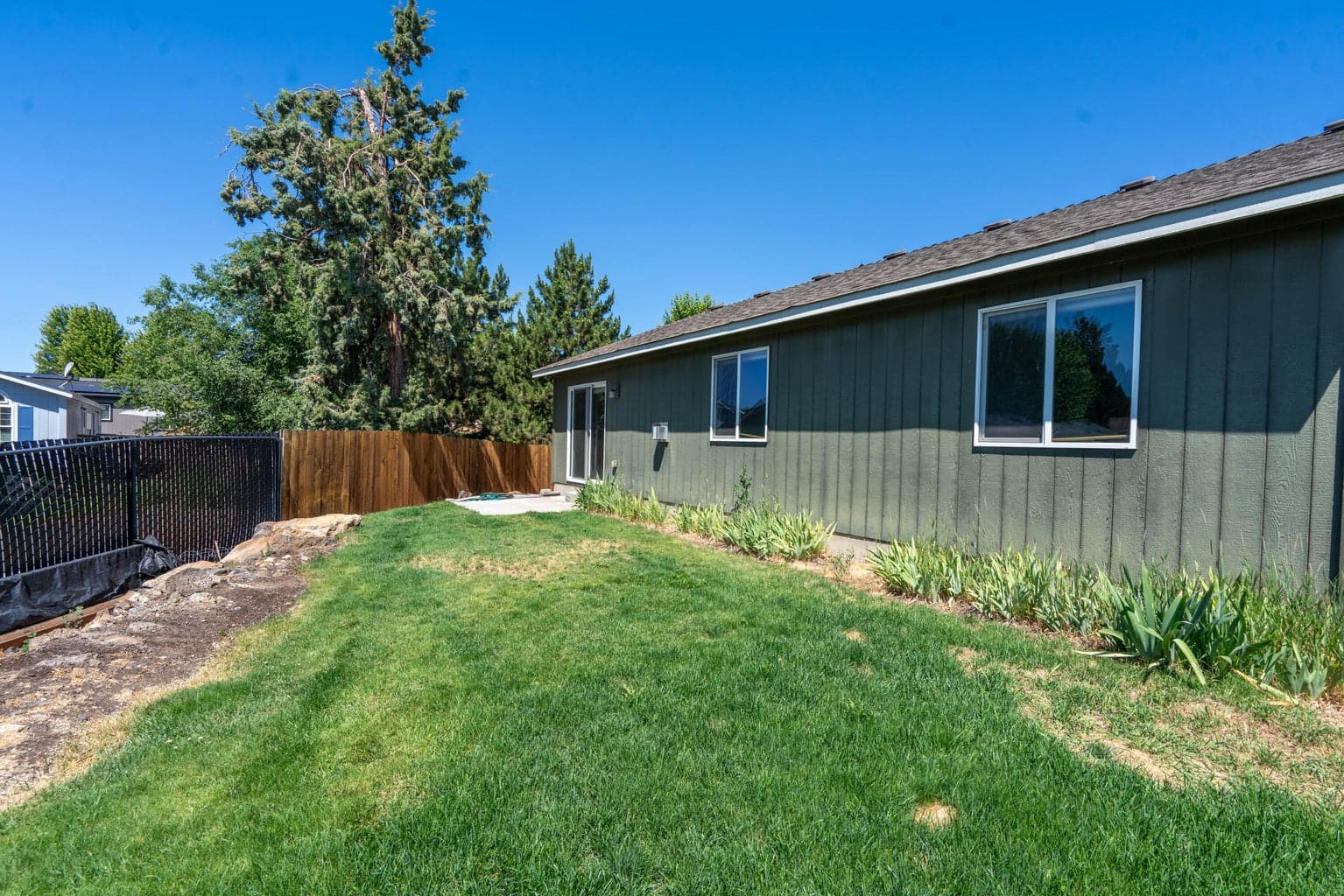 Photo of 2370 SW Kalama Avenue 20 of 26