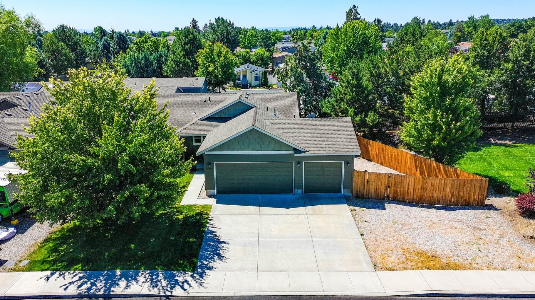 Photo of 2370 SW Kalama Avenue 22 of 26