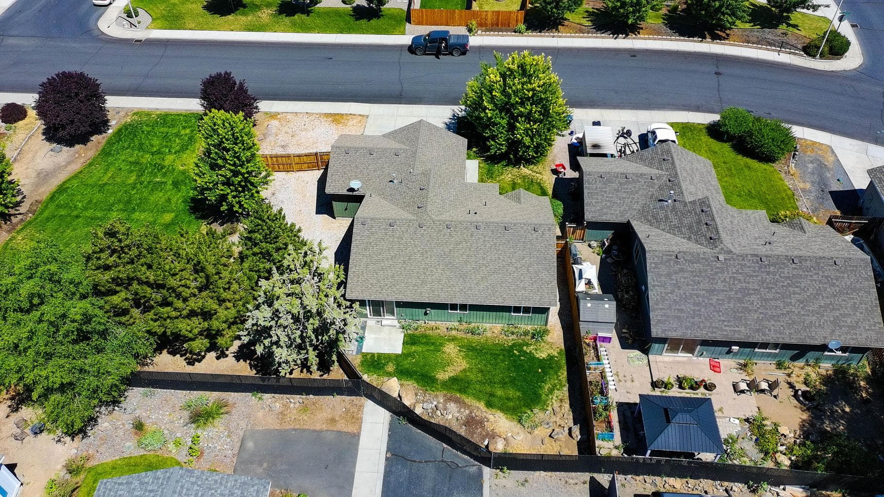 Photo of 2370 SW Kalama Avenue 24 of 26