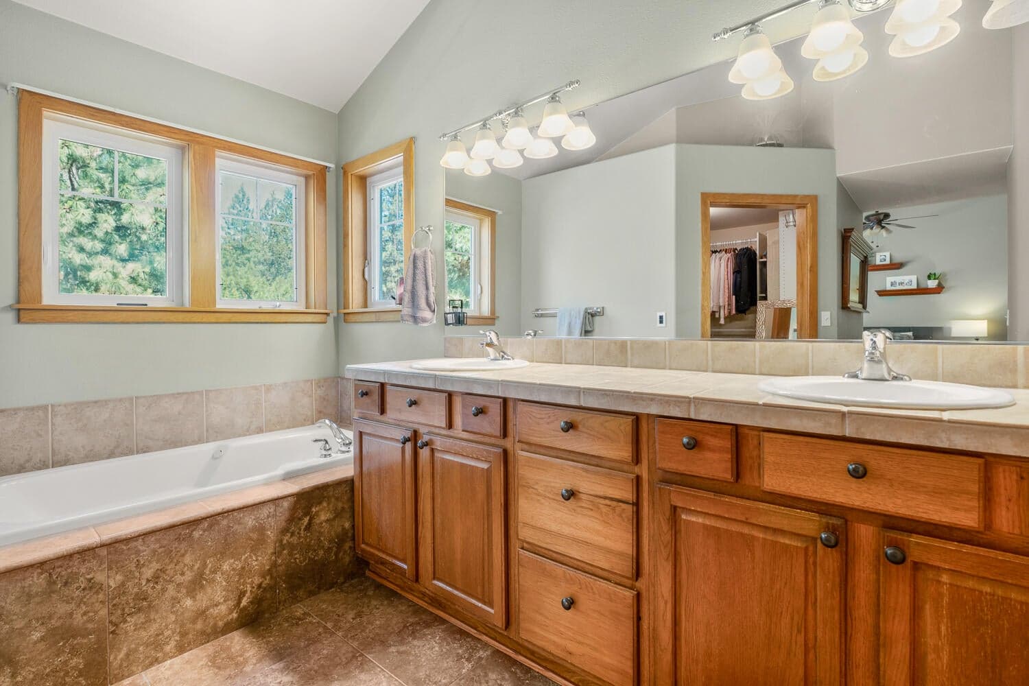 Photo of 335 NW 17th Street 20 of 60