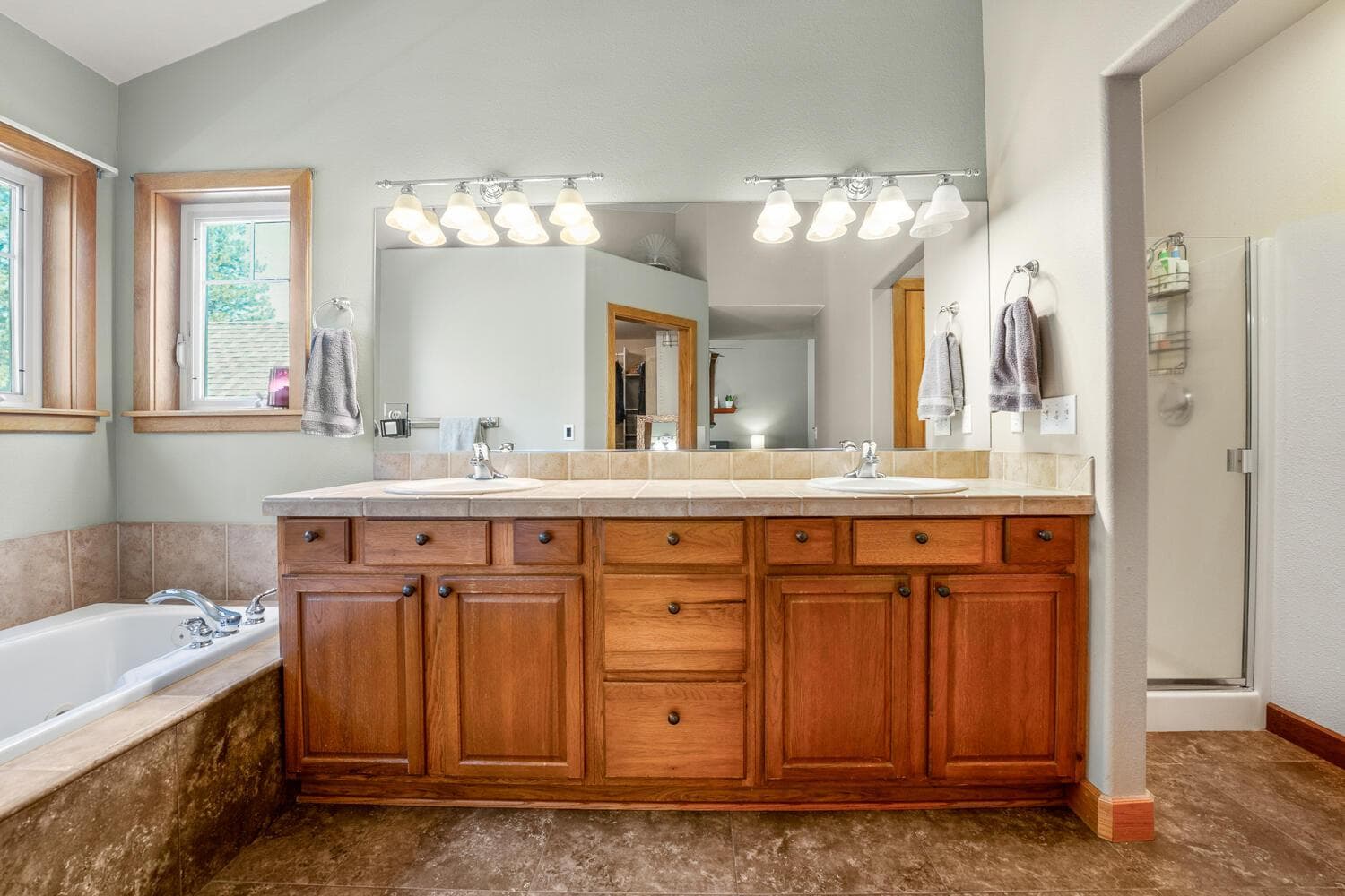 Photo of 335 NW 17th Street 21 of 60