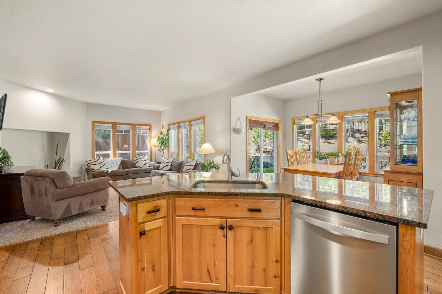 Photo of 335 NW 17th Street 35 of 60