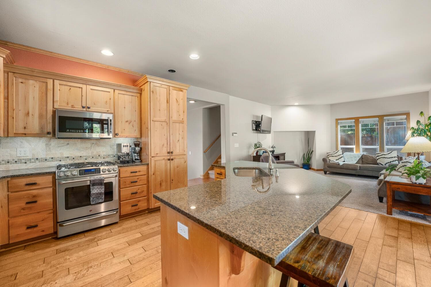 Photo of 335 NW 17th Street 36 of 60