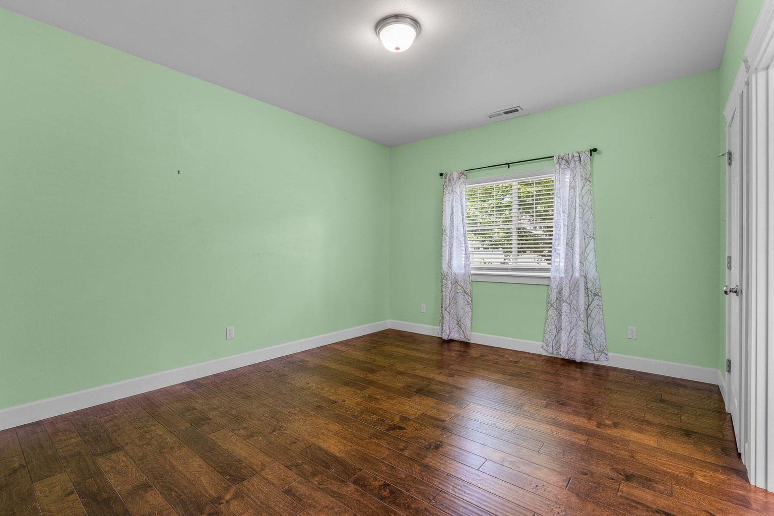 Photo of 878 NW 13th Street 26 of 45