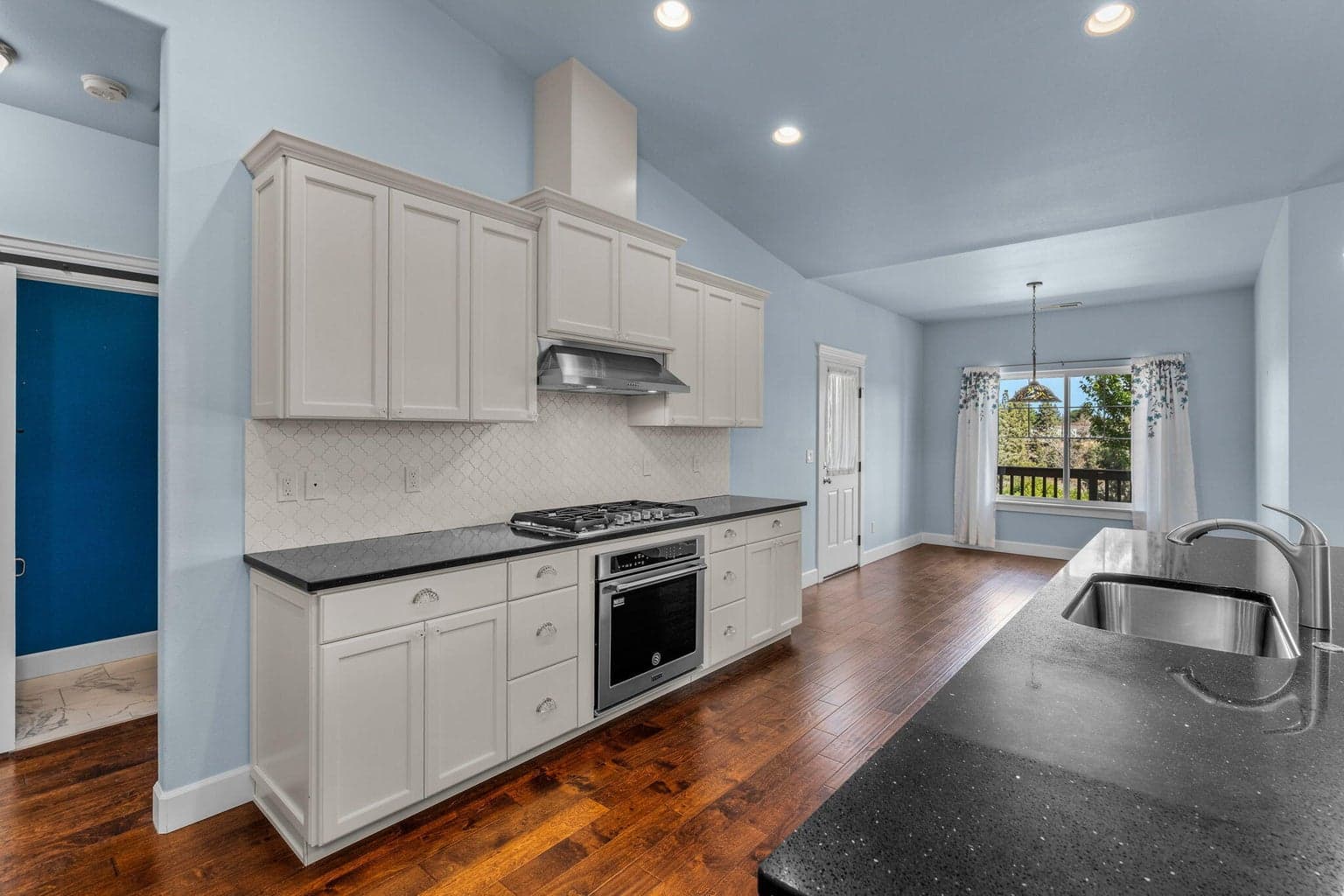 Photo of 878 NW 13th Street 14 of 45