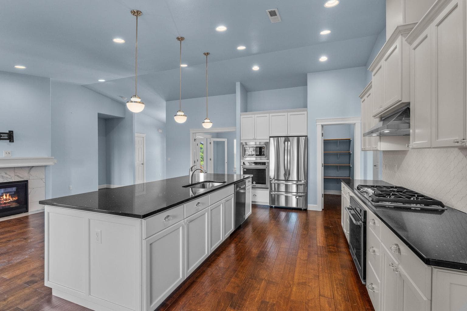 Photo of 878 NW 13th Street 13 of 45