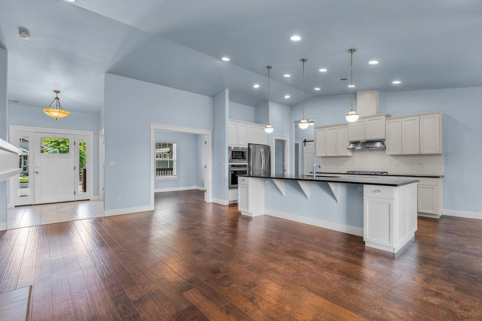 Photo of 878 NW 13th Street 11 of 45