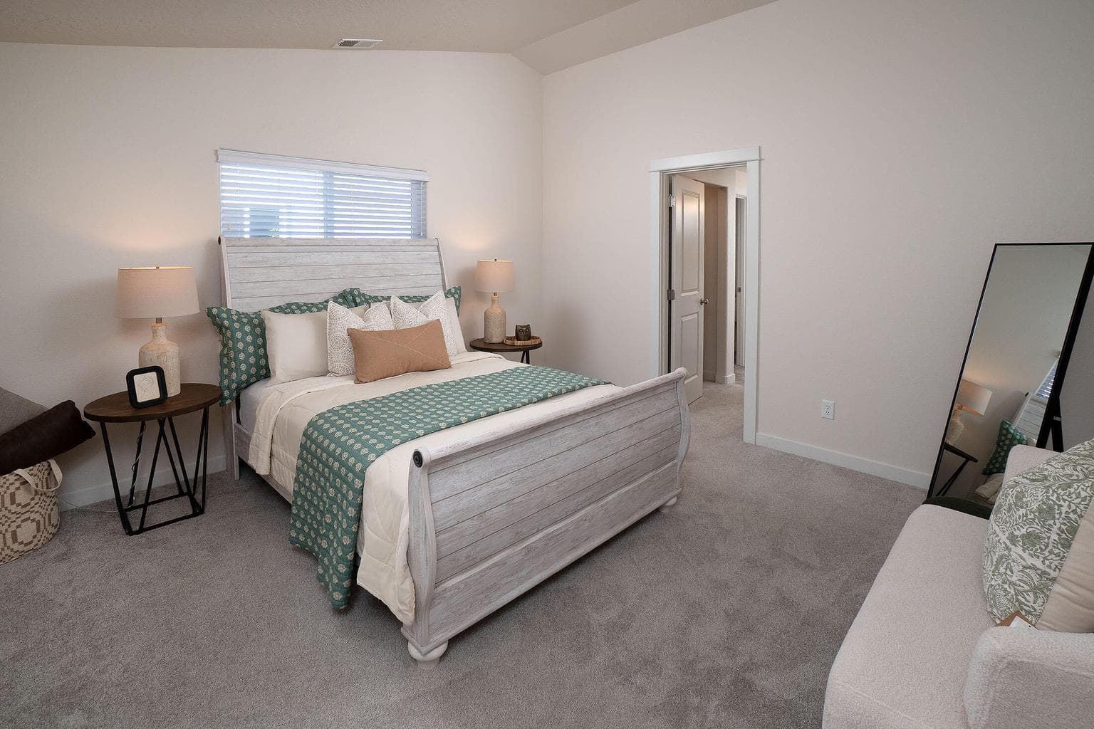 Photo of 1810 W Williamson Avenue 9 of 21