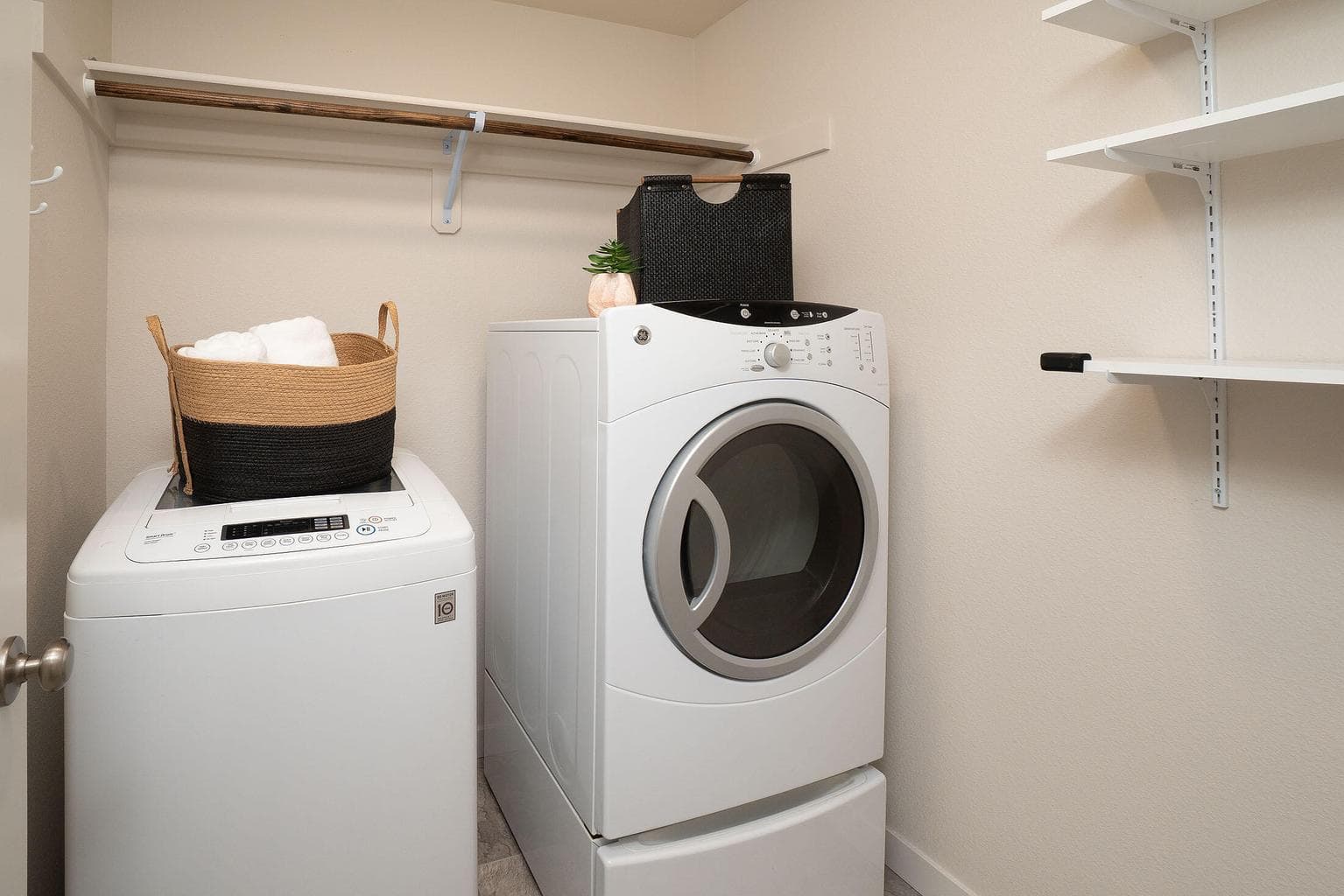 Photo of 1810 W Williamson Avenue 12 of 21
