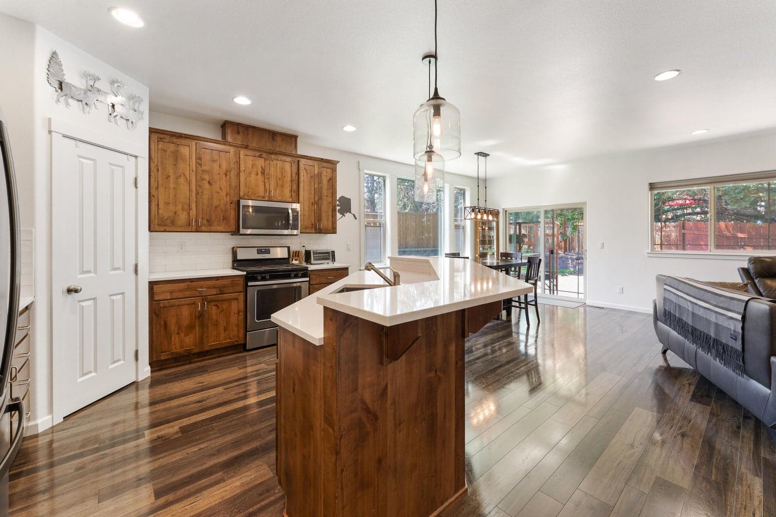 Photo of 2825 SW 32nd Street 9 of 37