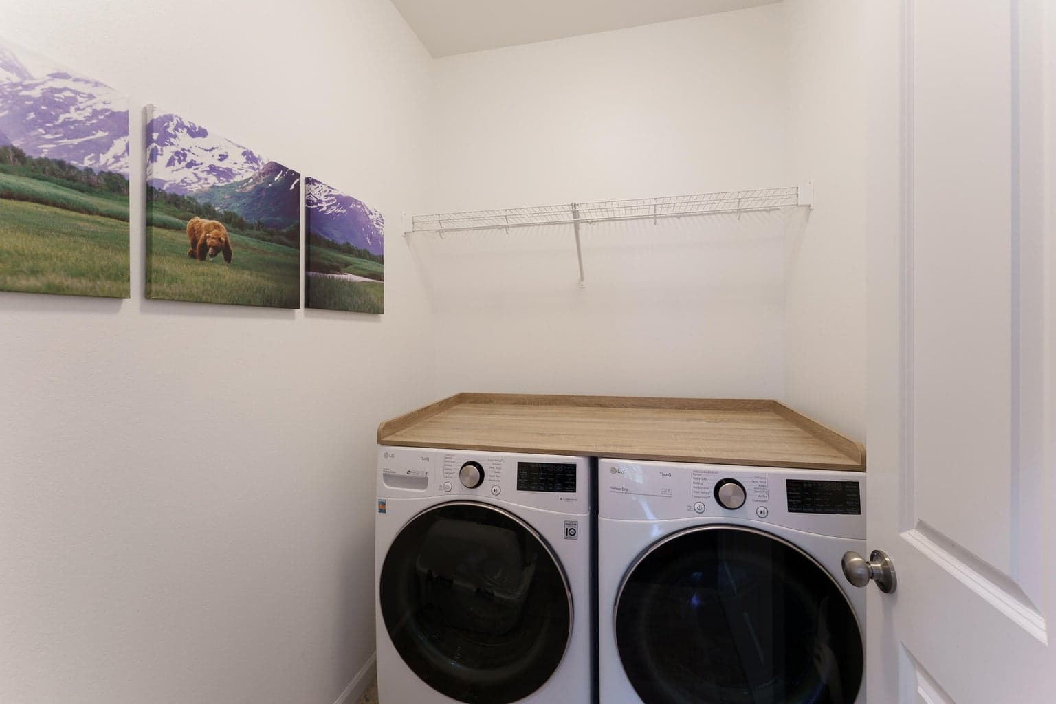 Laundry room (main level)