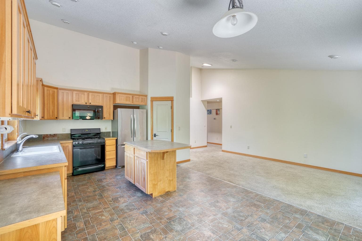 Open Dining Room & Kitchen. Perfect for entertaining