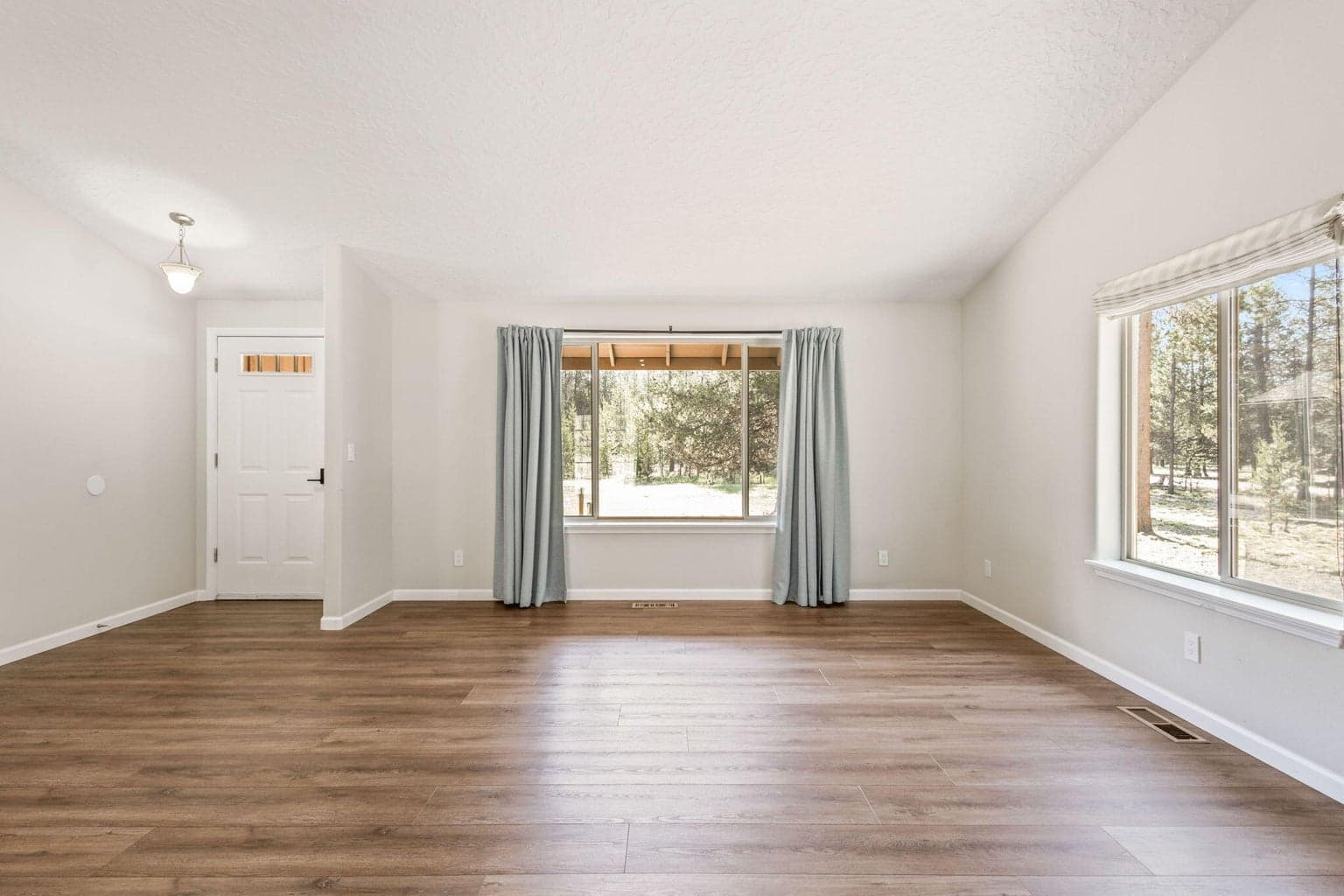 Photo of 16062 Waddell Road 9 of 44