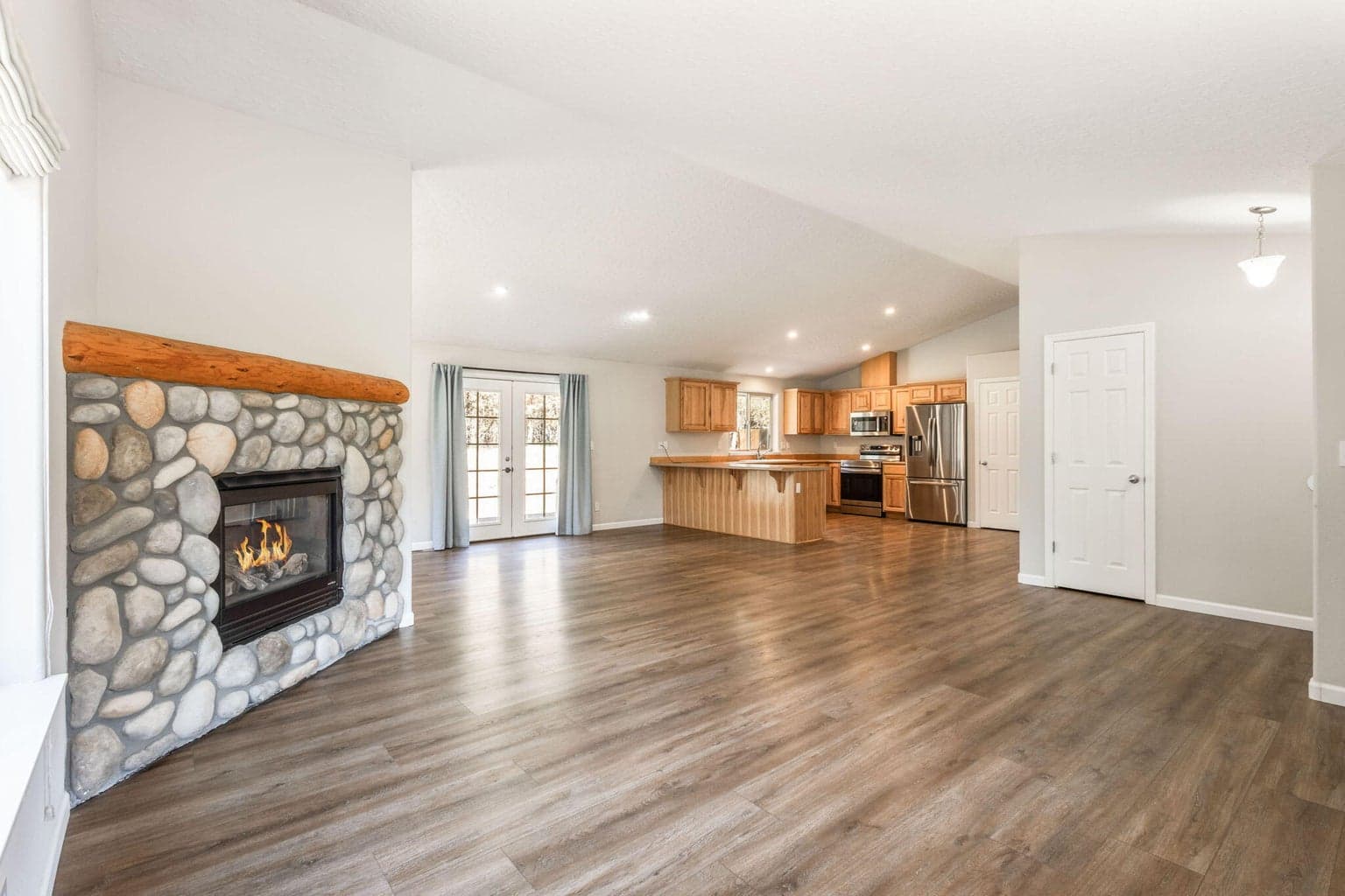 Photo of 16062 Waddell Road 11 of 44