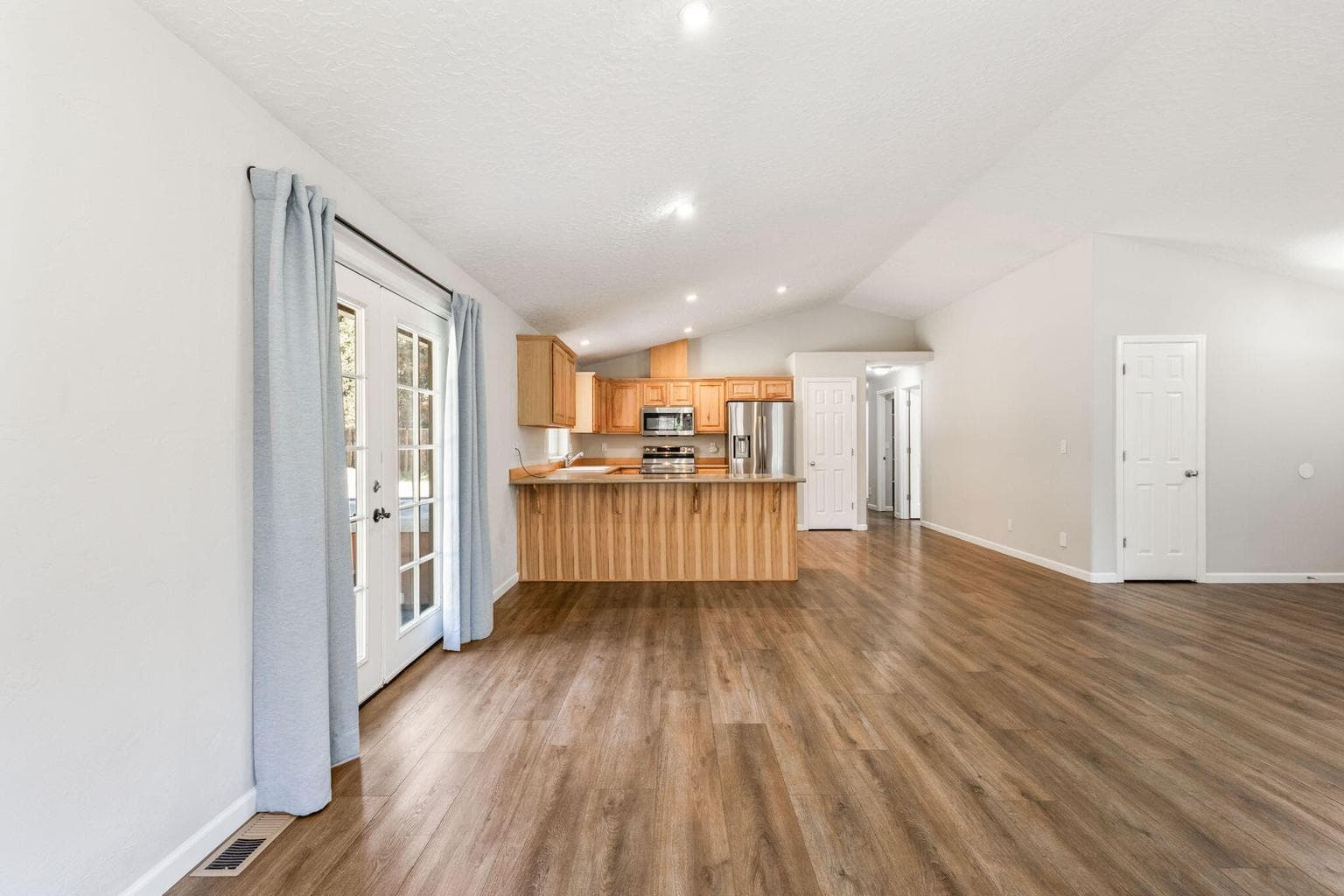 Photo of 16062 Waddell Road 13 of 44