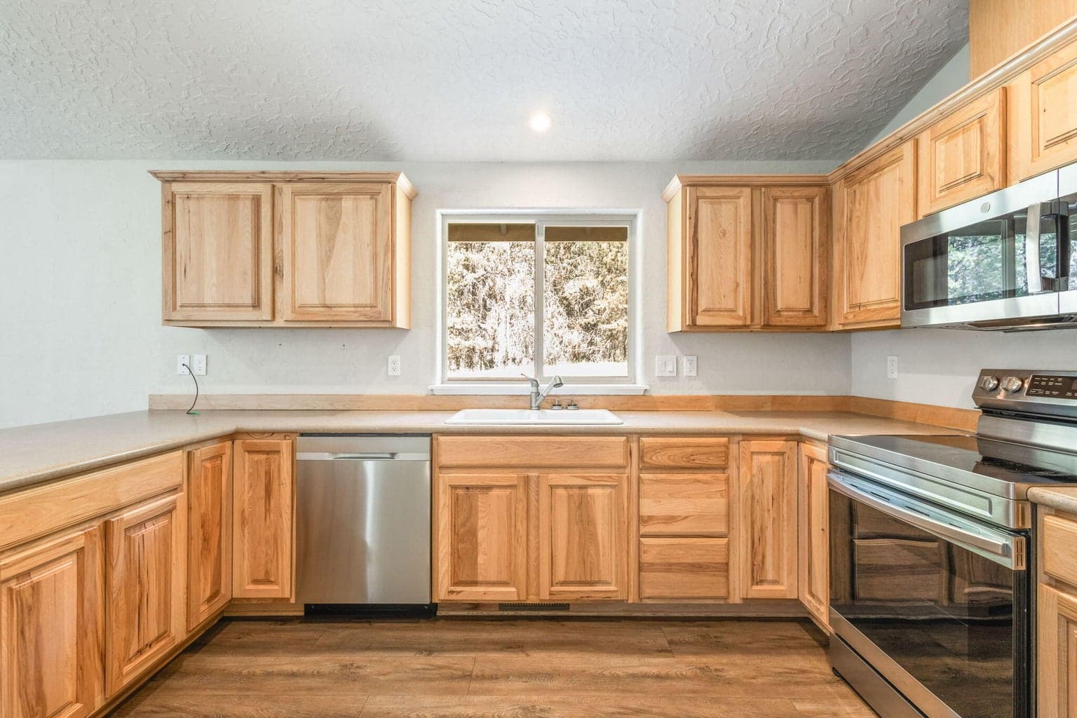 Photo of 16062 Waddell Road 15 of 44