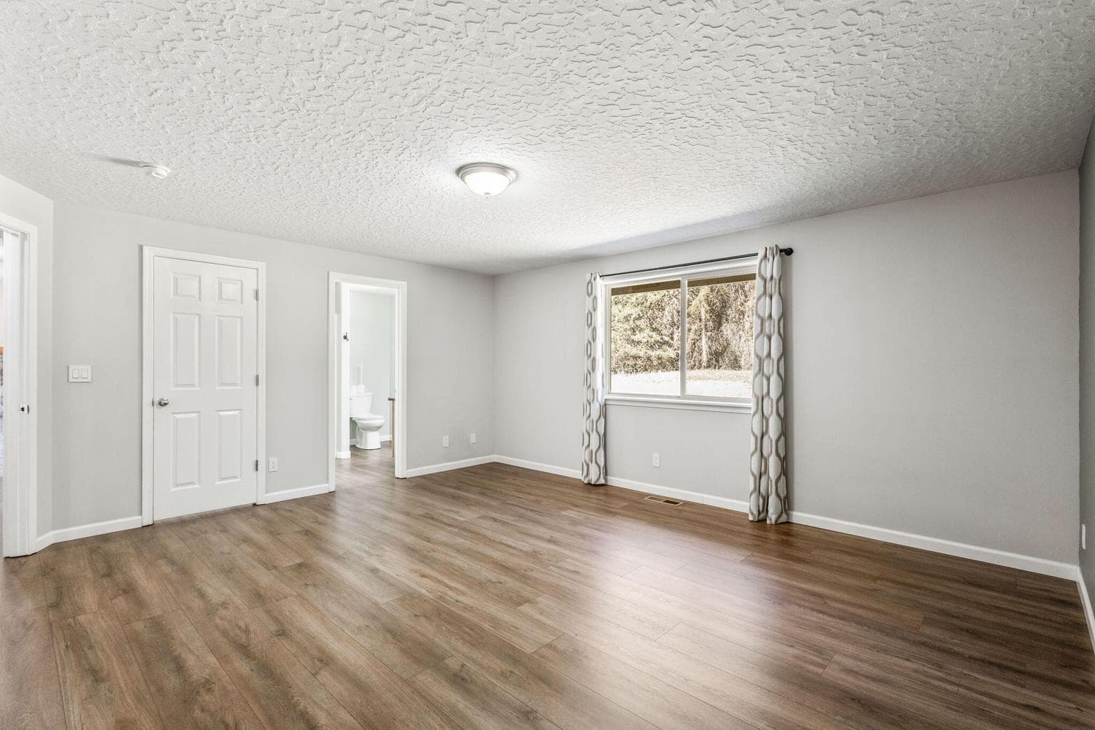 Photo of 16062 Waddell Road 18 of 44