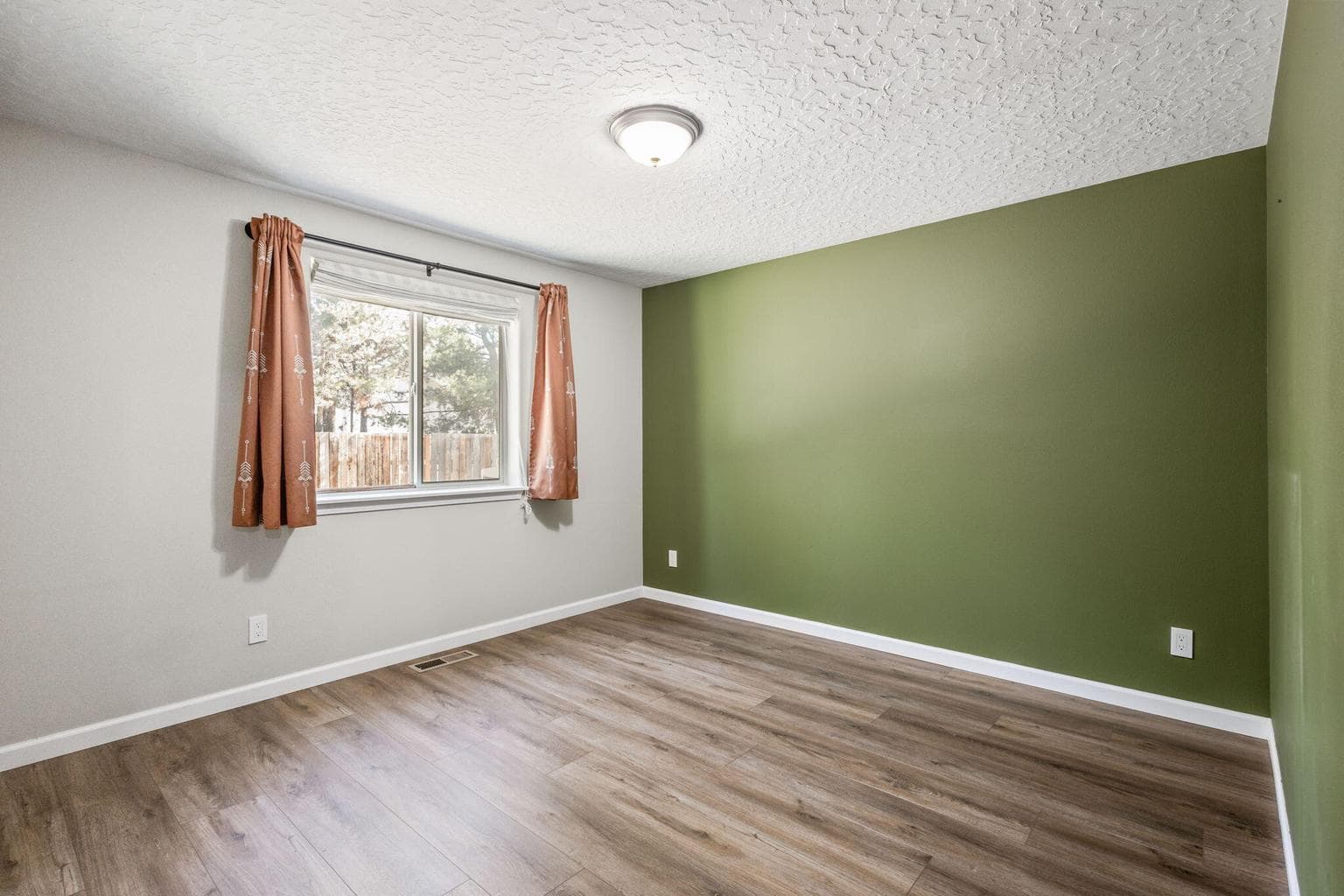 Photo of 16062 Waddell Road 19 of 44