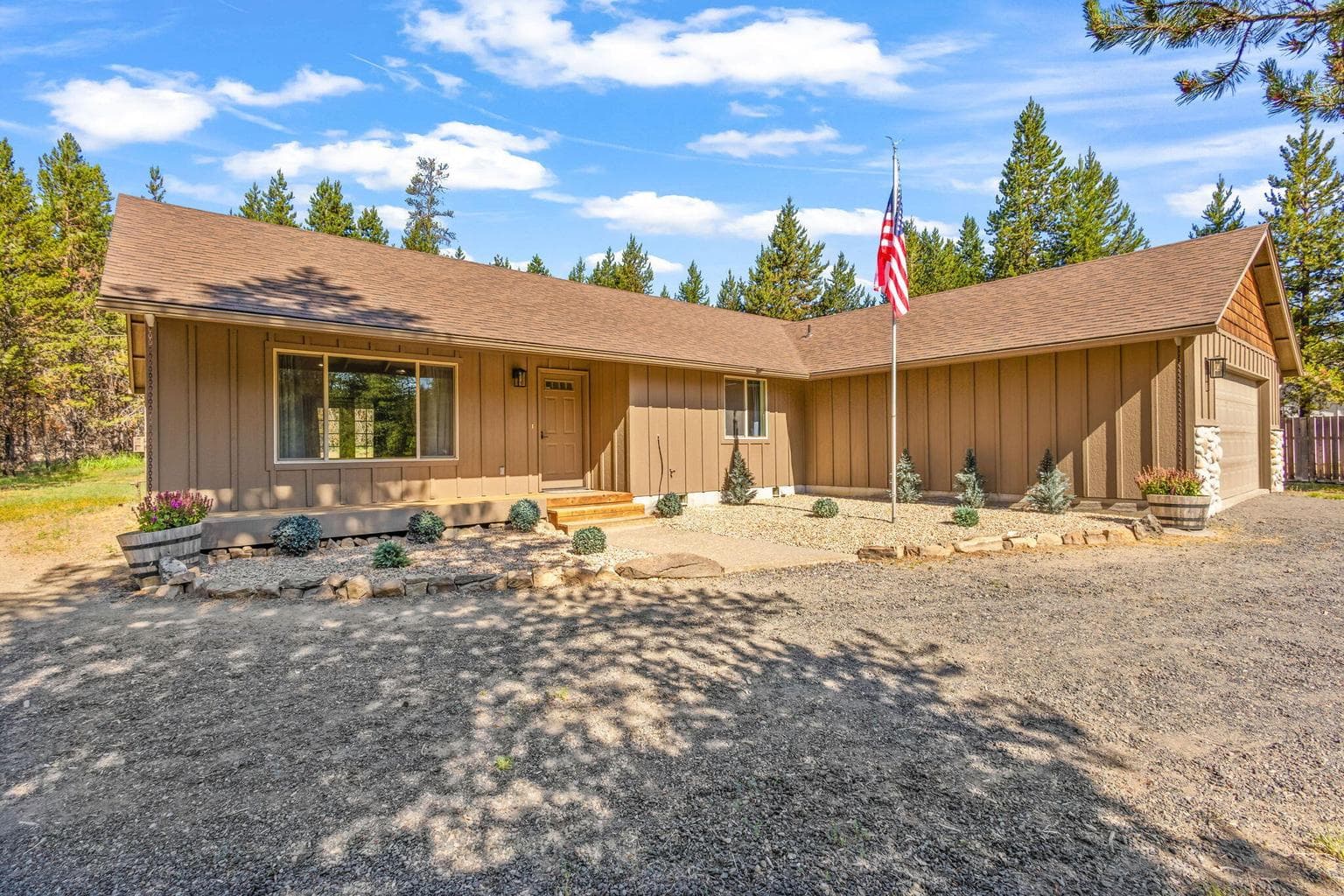 Photo of 16062 Waddell Road 1 of 44