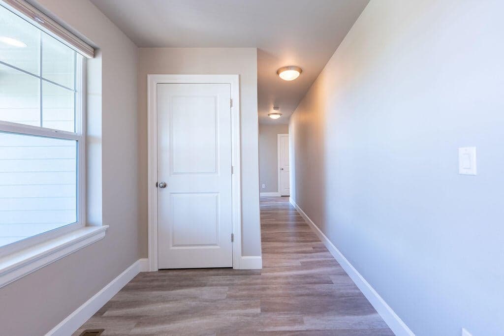 Photo of 3330 NW Birch Avenue 6 of 47
