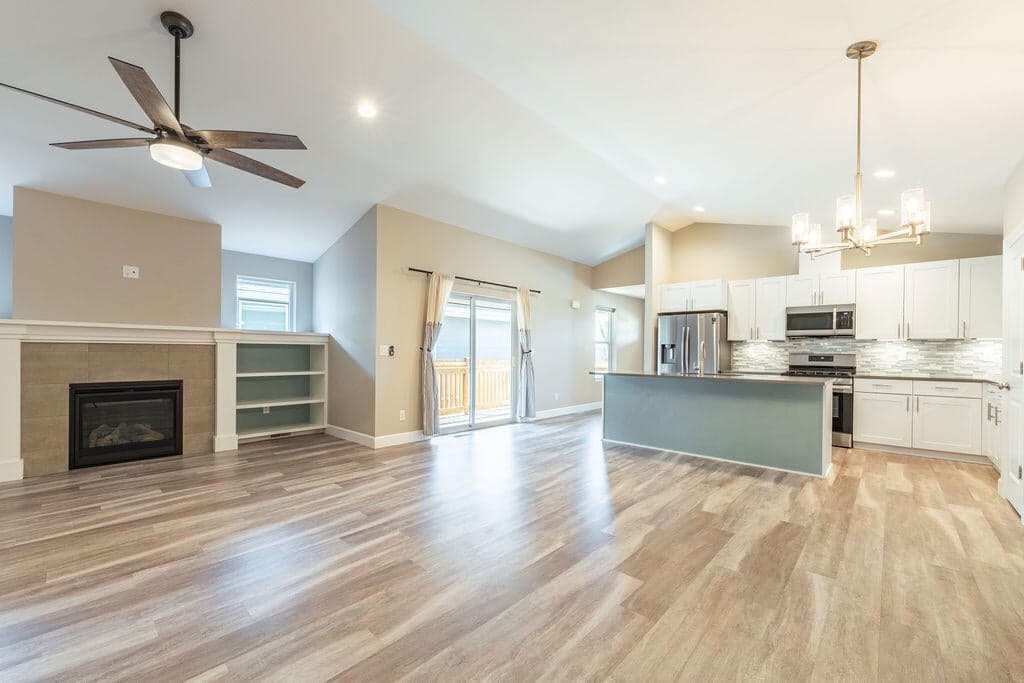Photo of 3330 NW Birch Avenue 9 of 47
