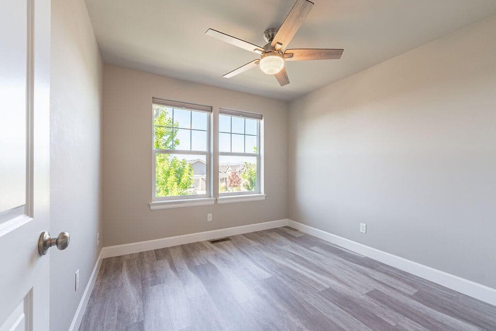 Photo of 3330 NW Birch Avenue 23 of 47