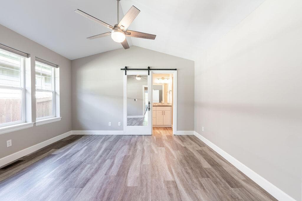 Photo of 3330 NW Birch Avenue 18 of 47
