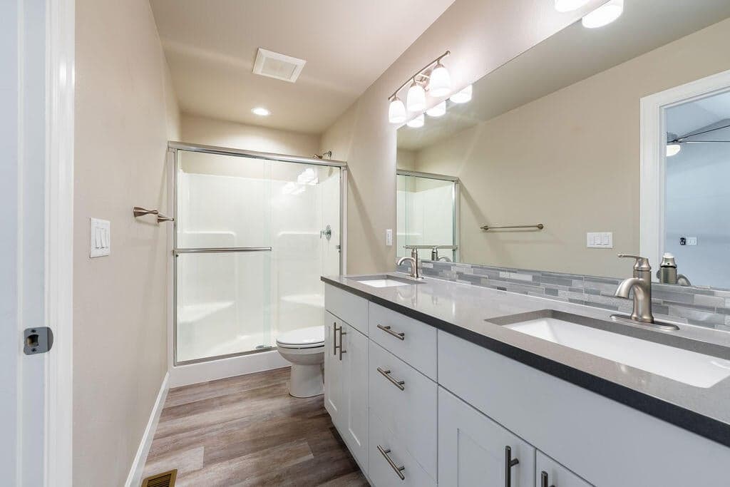 Photo of 3330 NW Birch Avenue 29 of 47