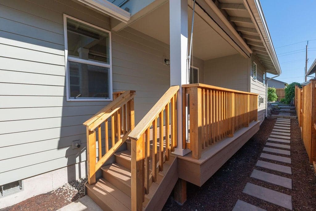 Photo of 3330 NW Birch Avenue 31 of 47