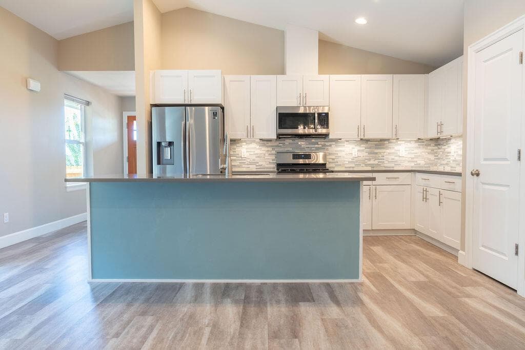 Photo of 3330 NW Birch Avenue 34 of 47