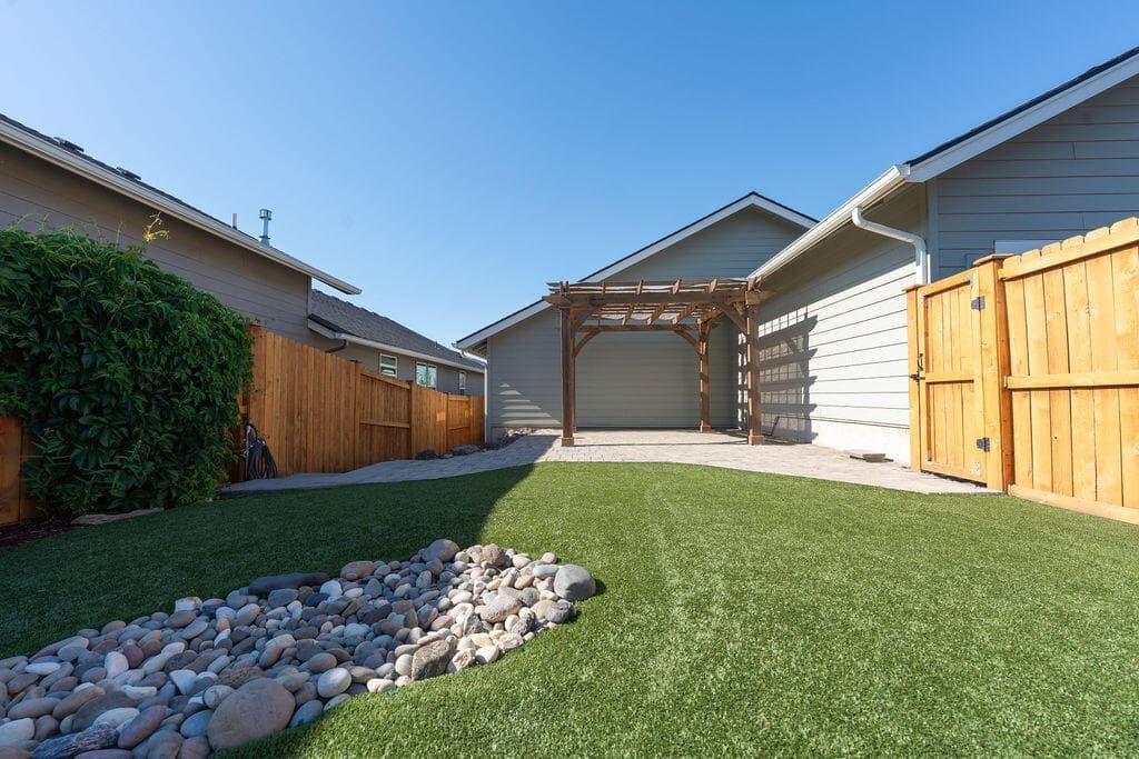 Photo of 3330 NW Birch Avenue 44 of 47
