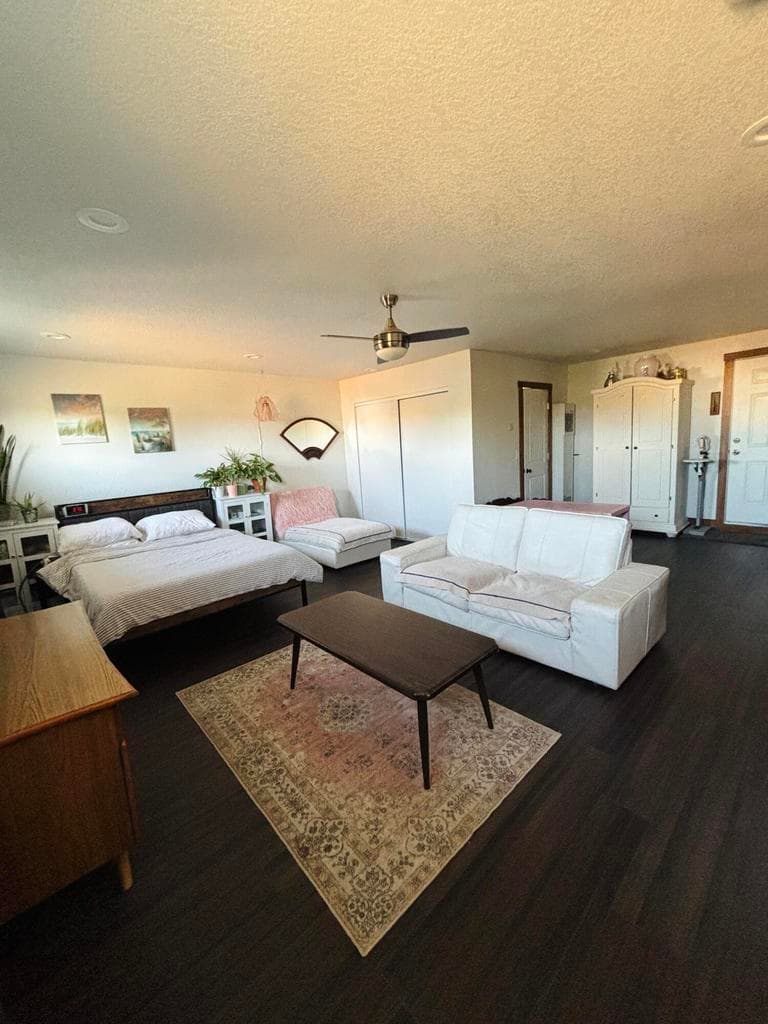 Primary or extra living main level