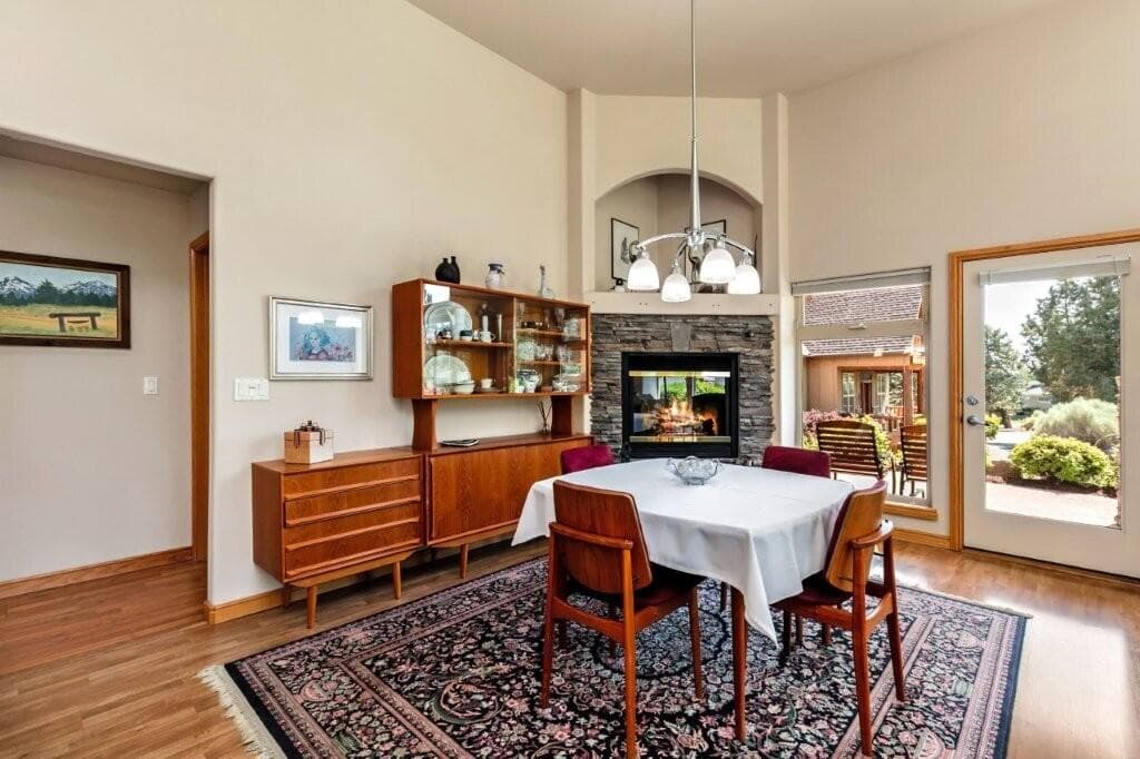Photo of 8939 Eagle Crest 5 of 23