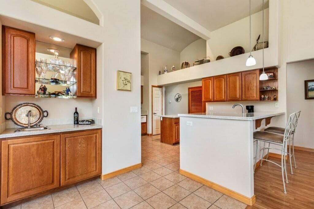 Photo of 8939 Eagle Crest Boulevard 6 of 23