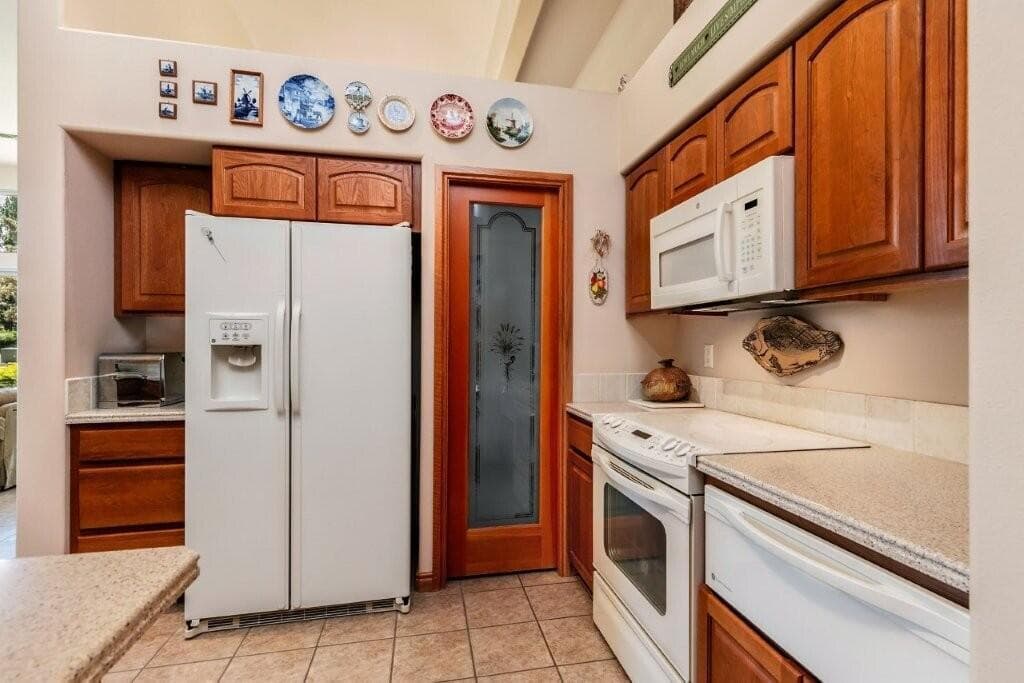 Photo of 8939 Eagle Crest Boulevard 9 of 23