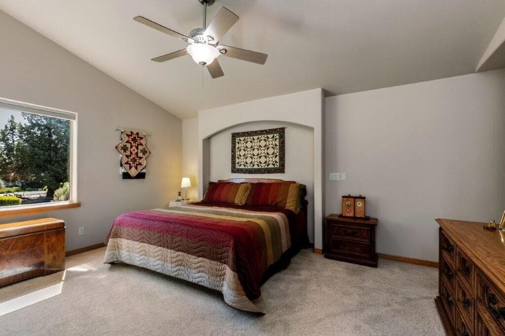 Photo of 8939 Eagle Crest Boulevard 10 of 23