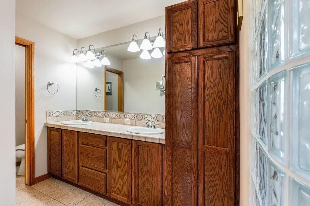 Photo of 8939 Eagle Crest Boulevard 11 of 23