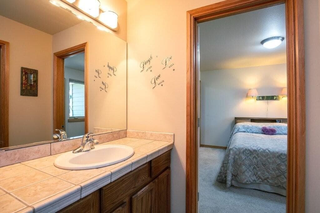 Photo of 8939 Eagle Crest Boulevard 14 of 23
