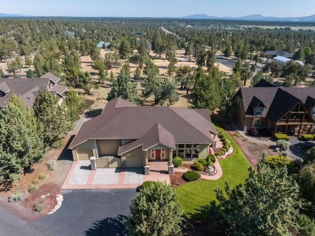 Photo of 8939 Eagle Crest Boulevard 21 of 23