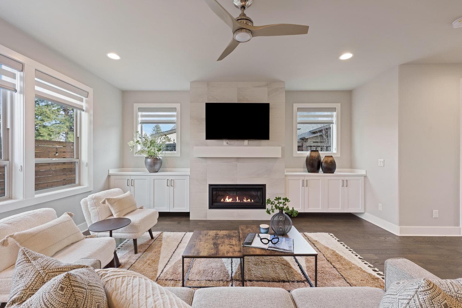 Photo of 2634 NW Rippling River Court 8 of 39