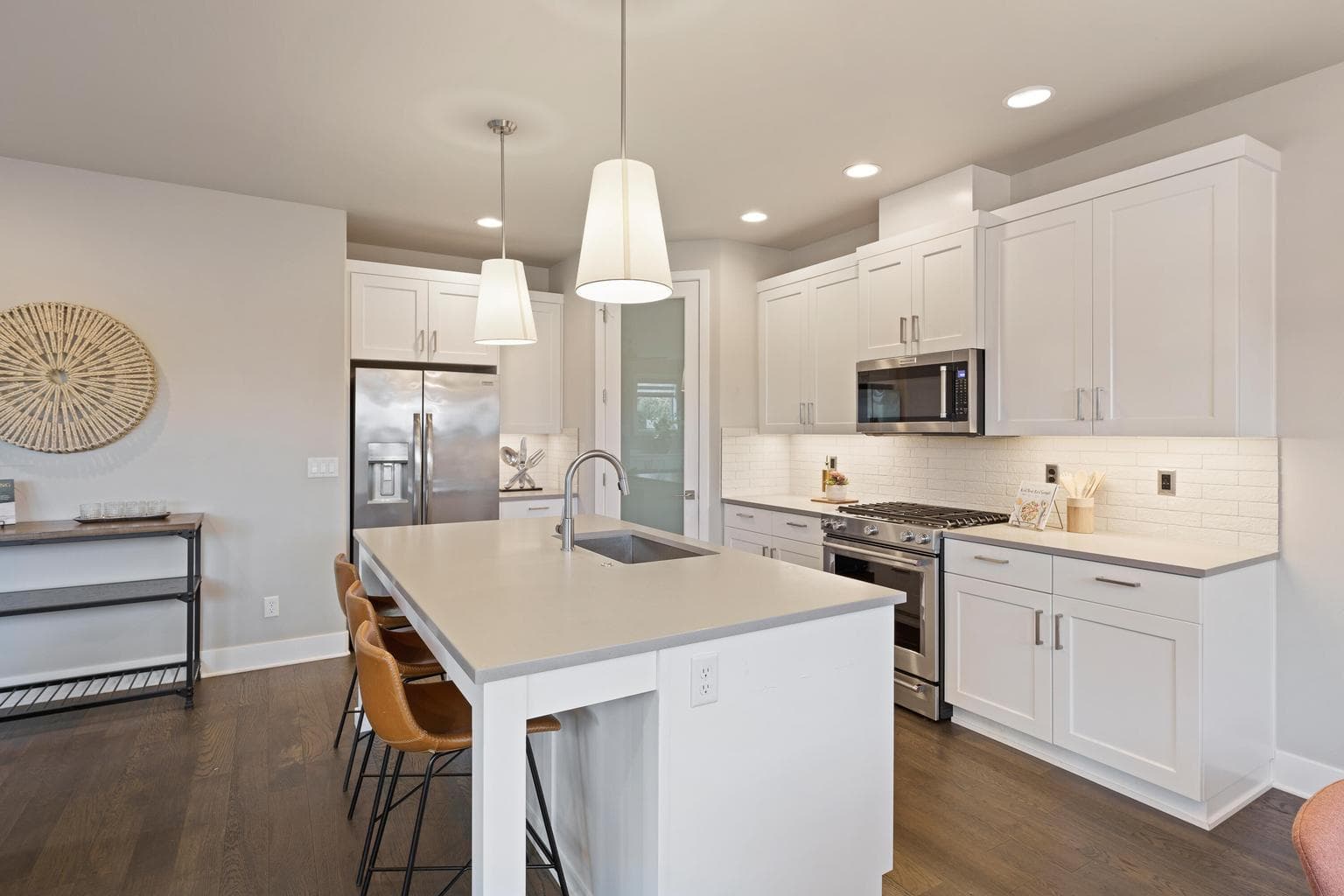 Photo of 2634 NW Rippling River Court 12 of 39