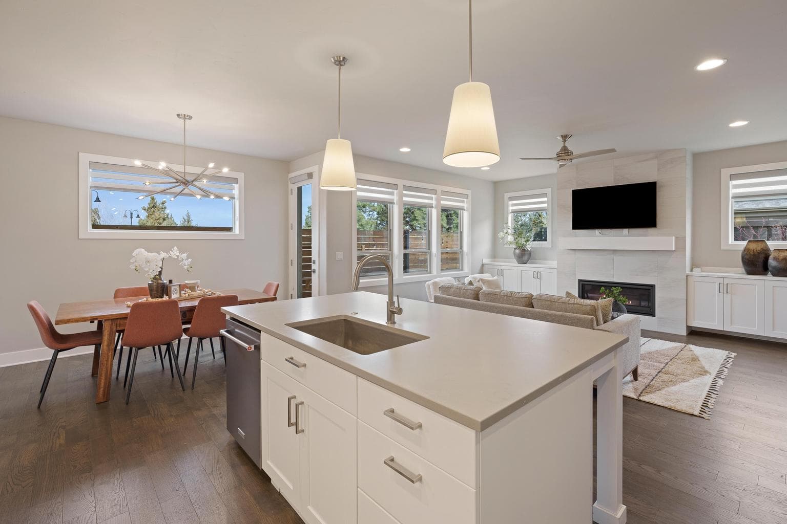Photo of 2634 NW Rippling River Court 14 of 39