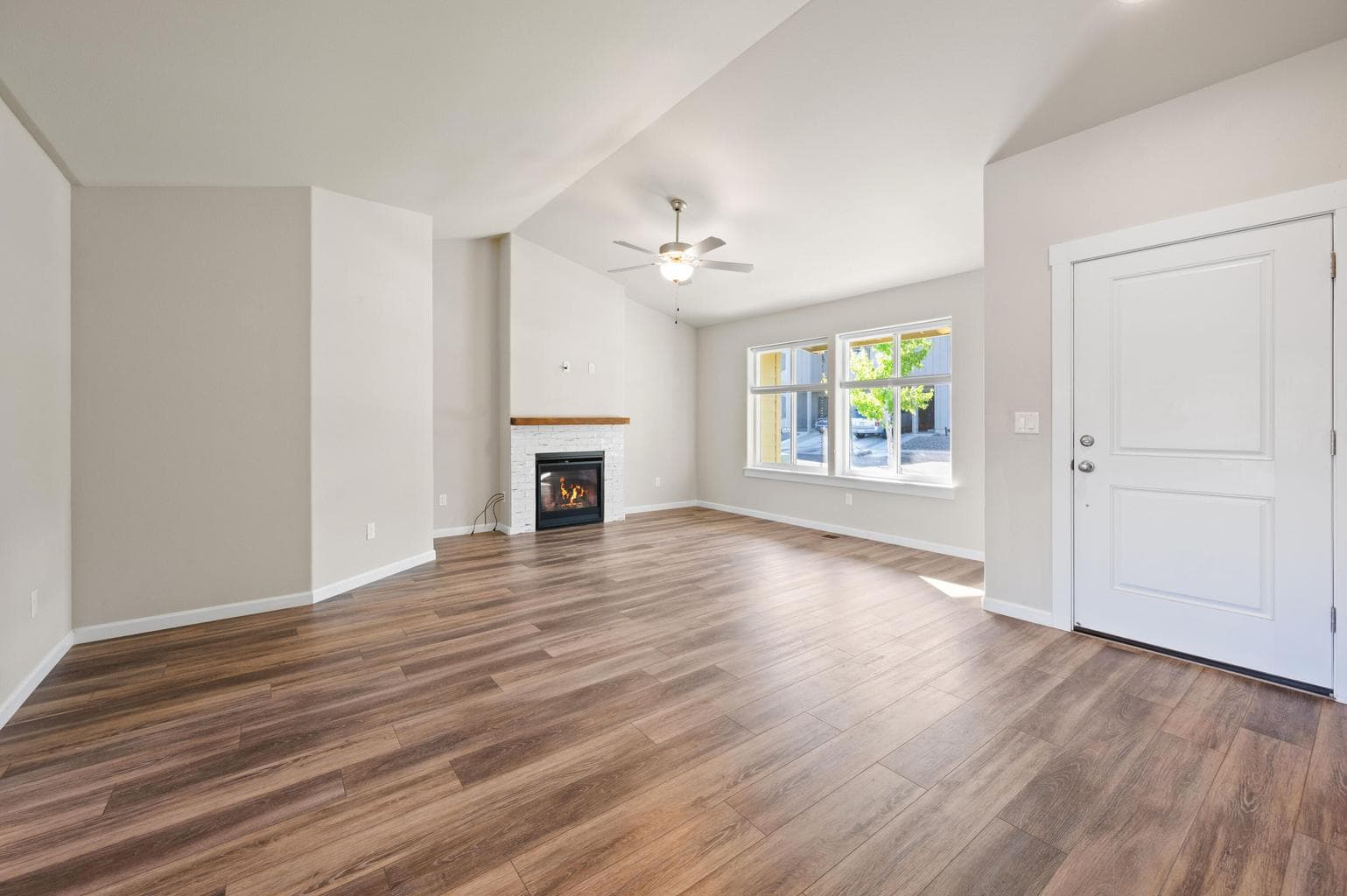 Photo of 490 Brookstone 3 of 25