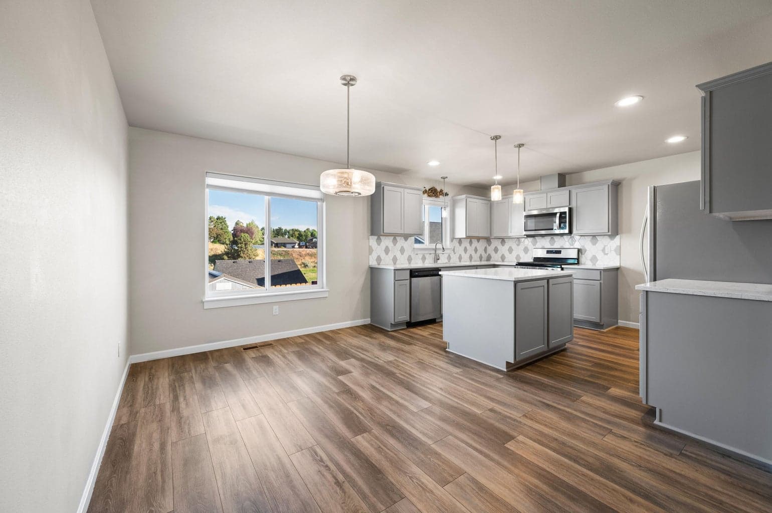 Photo of 490 NE Brookstone Drive 6 of 25