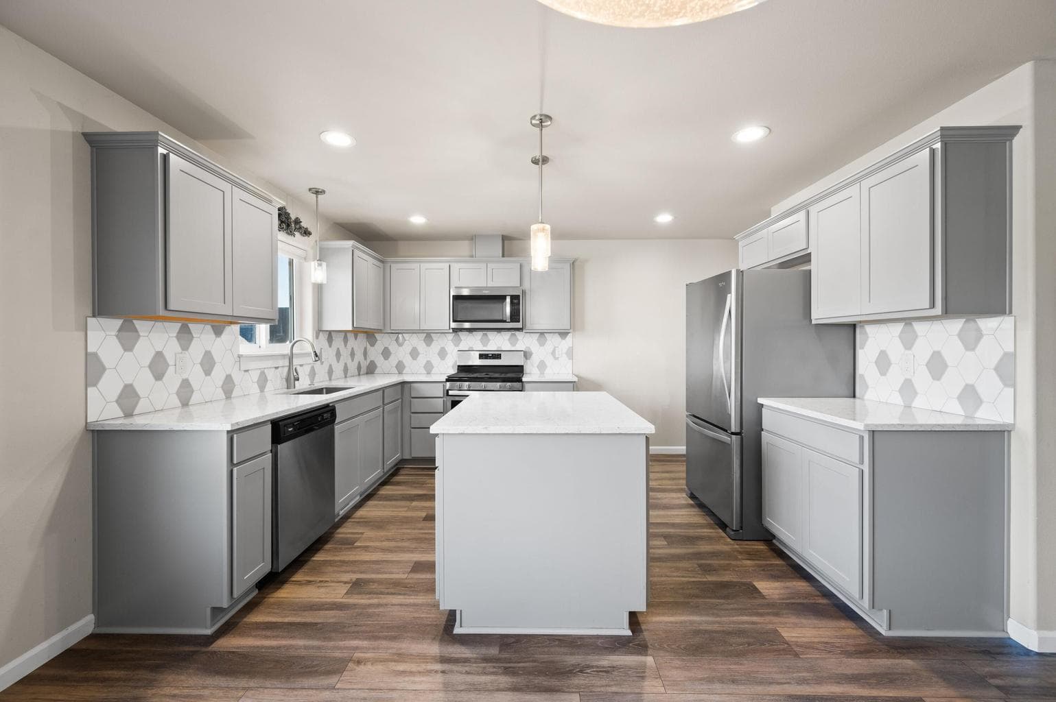Photo of 490 NE Brookstone Drive 7 of 25
