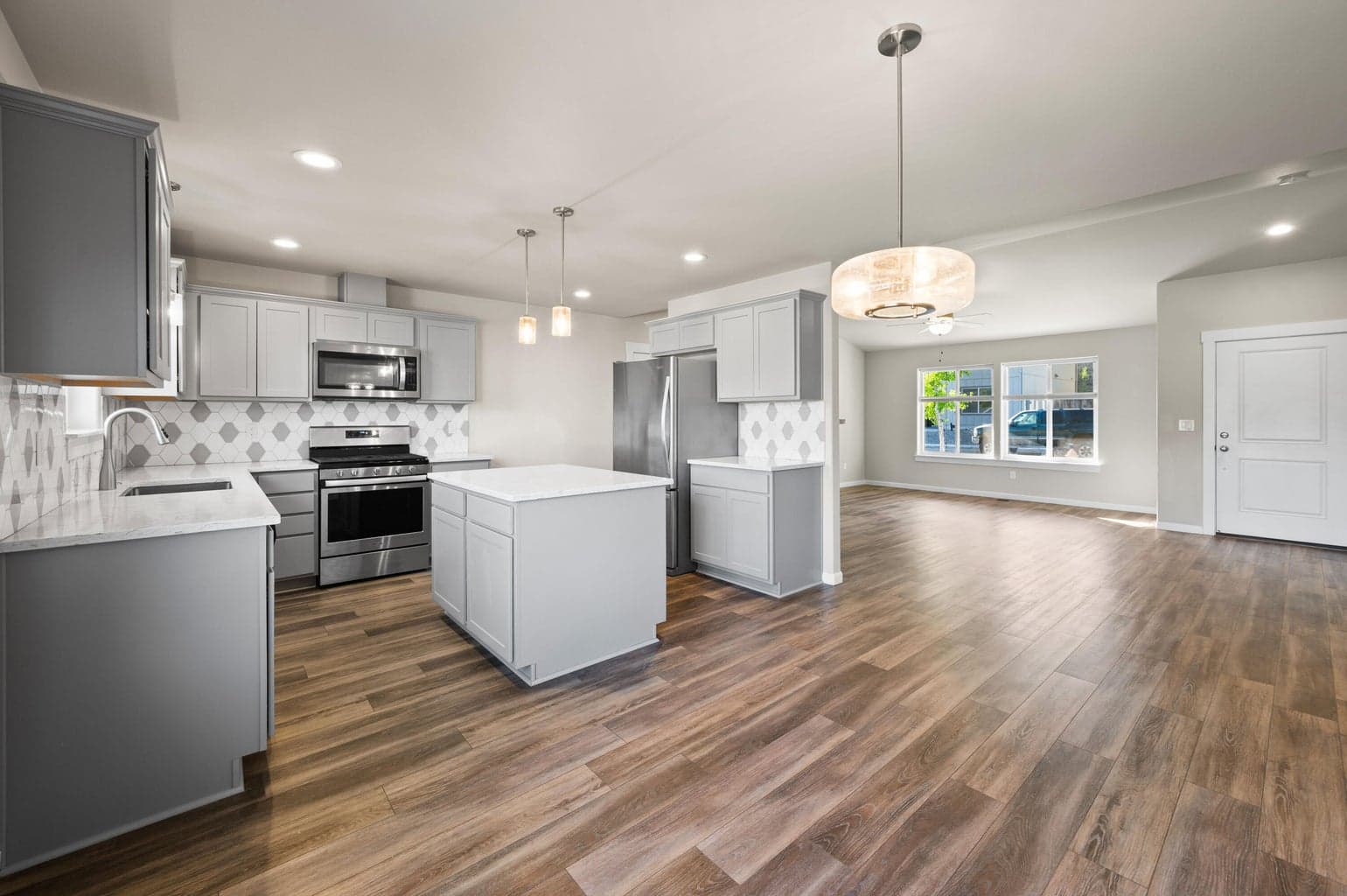 Photo of 490 NE Brookstone Drive 10 of 25