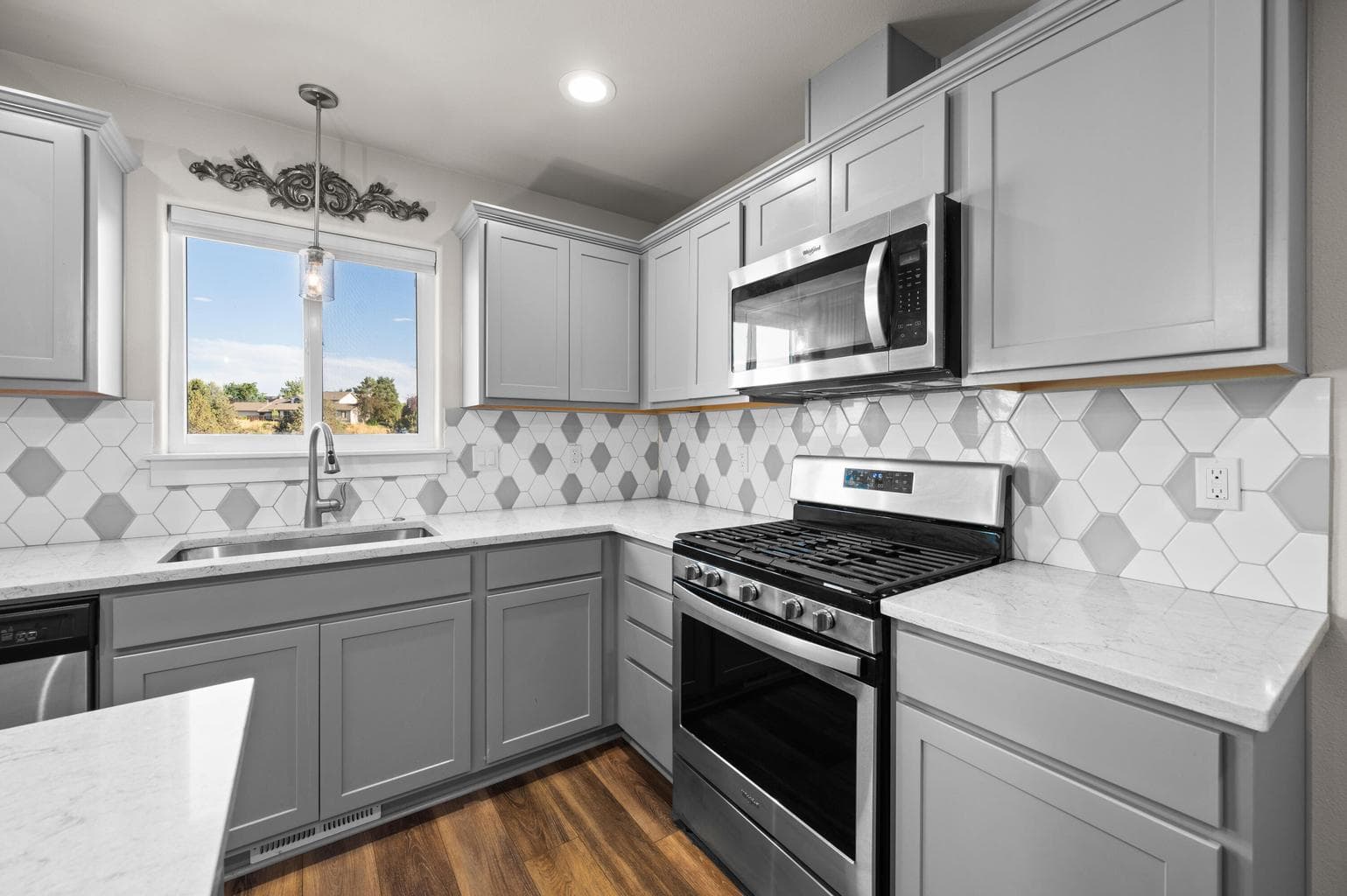 Photo of 490 NE Brookstone Drive 12 of 25