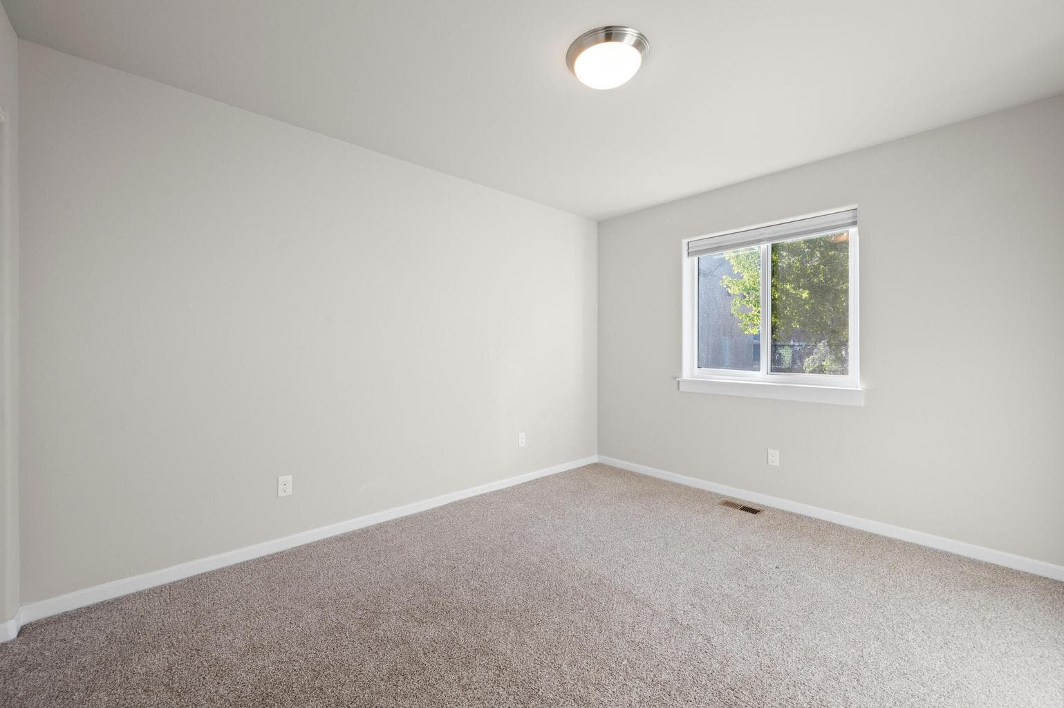 Photo of 490 NE Brookstone Drive 17 of 25